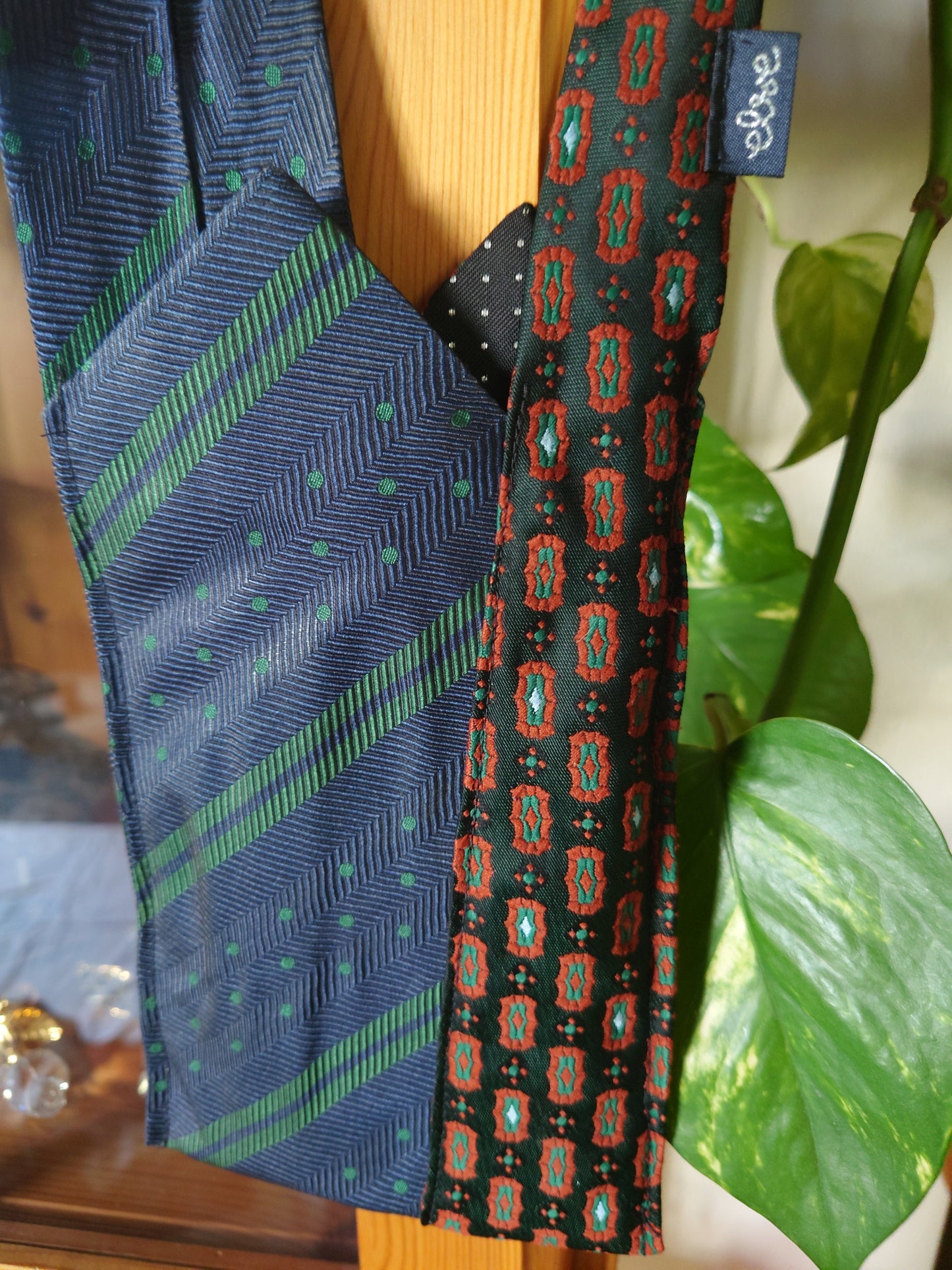Krawattentasche – nachhaltiges Upcycling-Unikat - verschiedene Farben, Größen, Designs